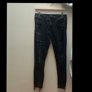 Black Distressed High Wasted Jeans